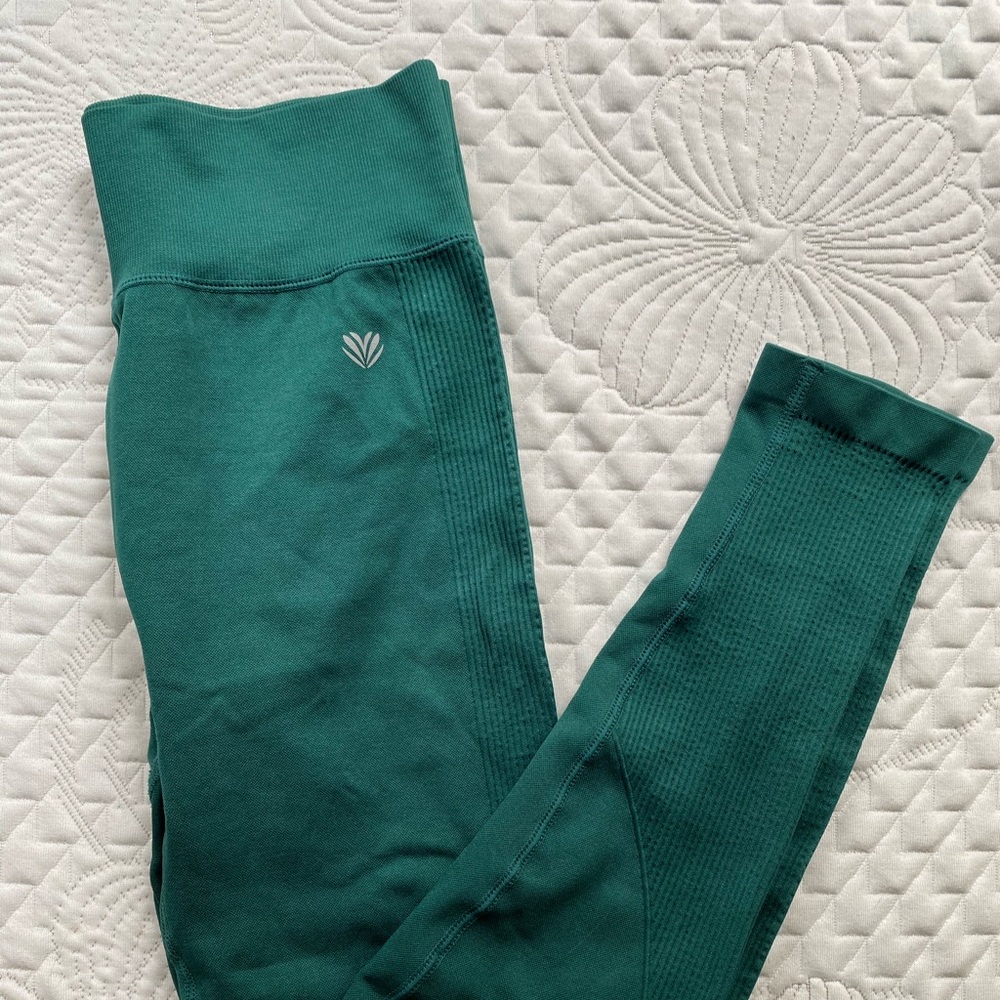 Forever 21 Leggings Green Medium Yoga High Waisted